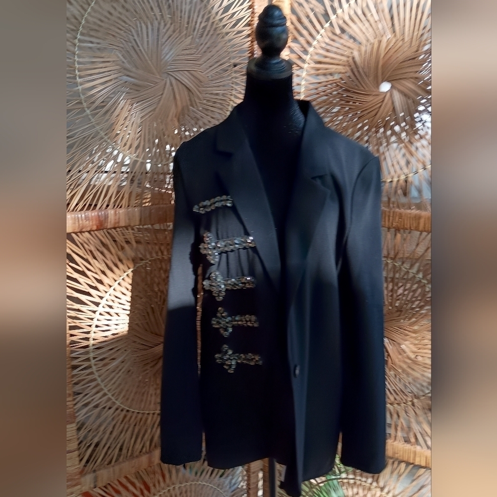 Alythea Elegant Black Women's Blazer with Embellishments_M